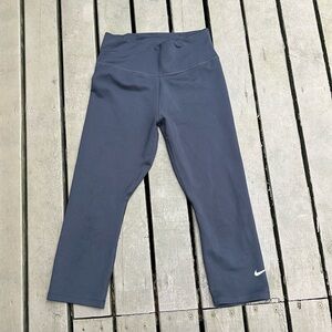 Nike Cropped Leggings